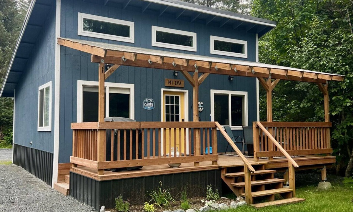 Questa Woods Cabin | Cozy cabin built in 2020!