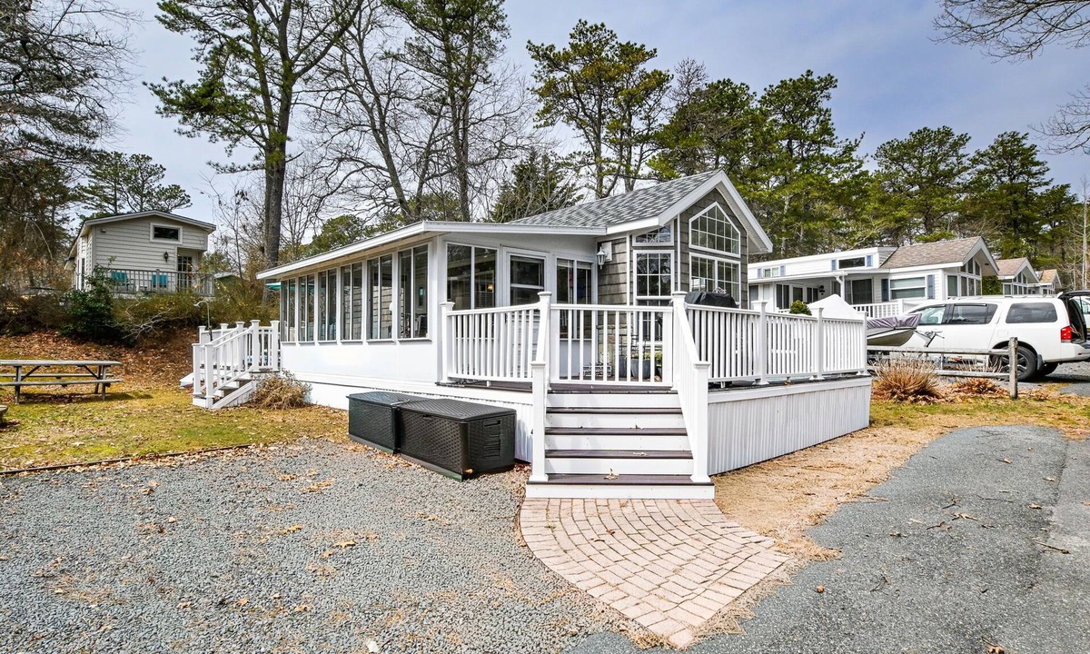 Sandwich House | COZY CAPE COD COTTAGE in SANDWICH