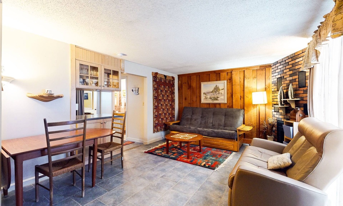 Waterville Valley Condo | Cozy condo walk to town square, shuttle to ski, seasonal pool