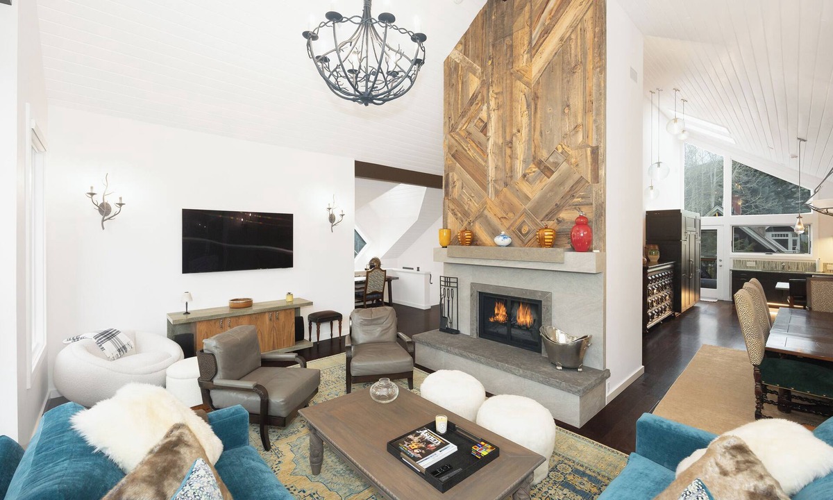 Aspen House | Cozy Duplex in Aspen, 4-bedroom - Close to Town!