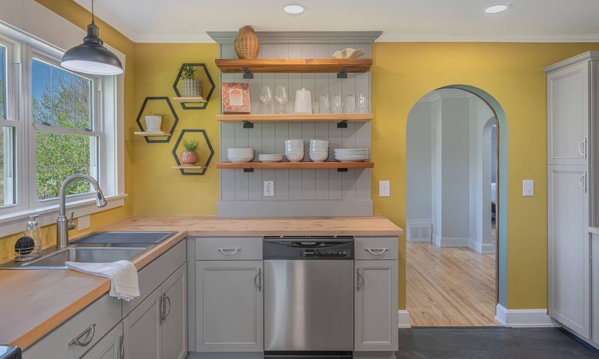 Yellow Springs House | Cozy farmhouse cottage 3BR near Yellow Springs