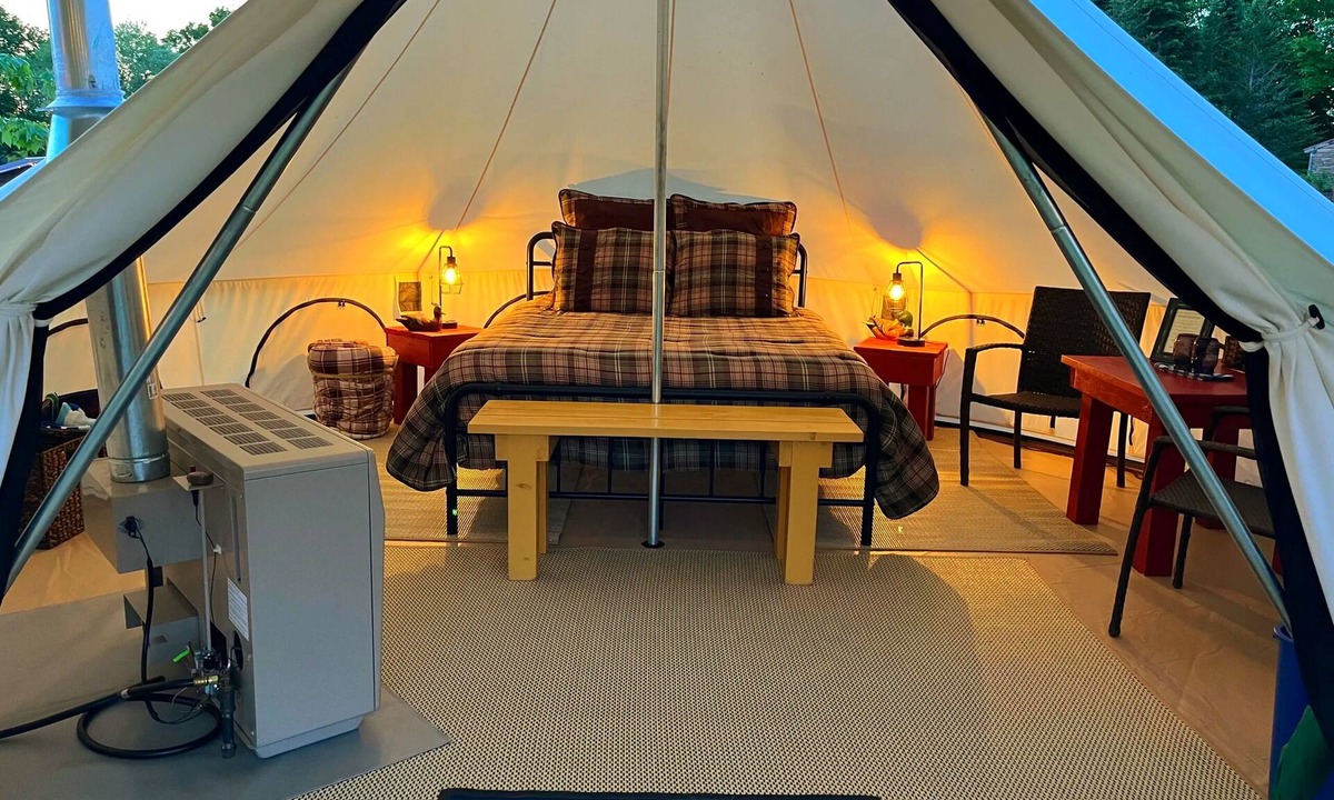 Turner Cabin | Cozy Glamping Tent at Farm Stay in Maine