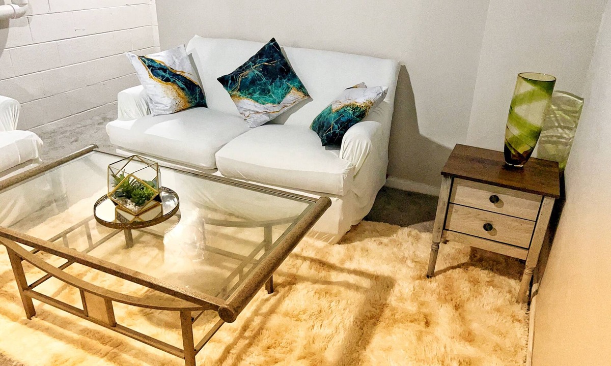 West Columbus Apartment | Cozy lower level apartment 10min from Columbus OH