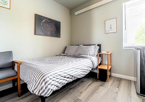 Eastside Apartment | Cozy Micro Suite Unit 12 Sleeps 2 Minutes to Downtown
