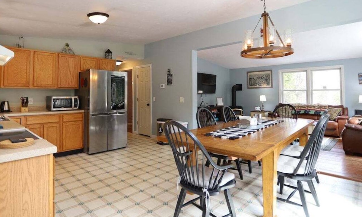 Campton House | Cozy Private Single Family Home, Campton NH