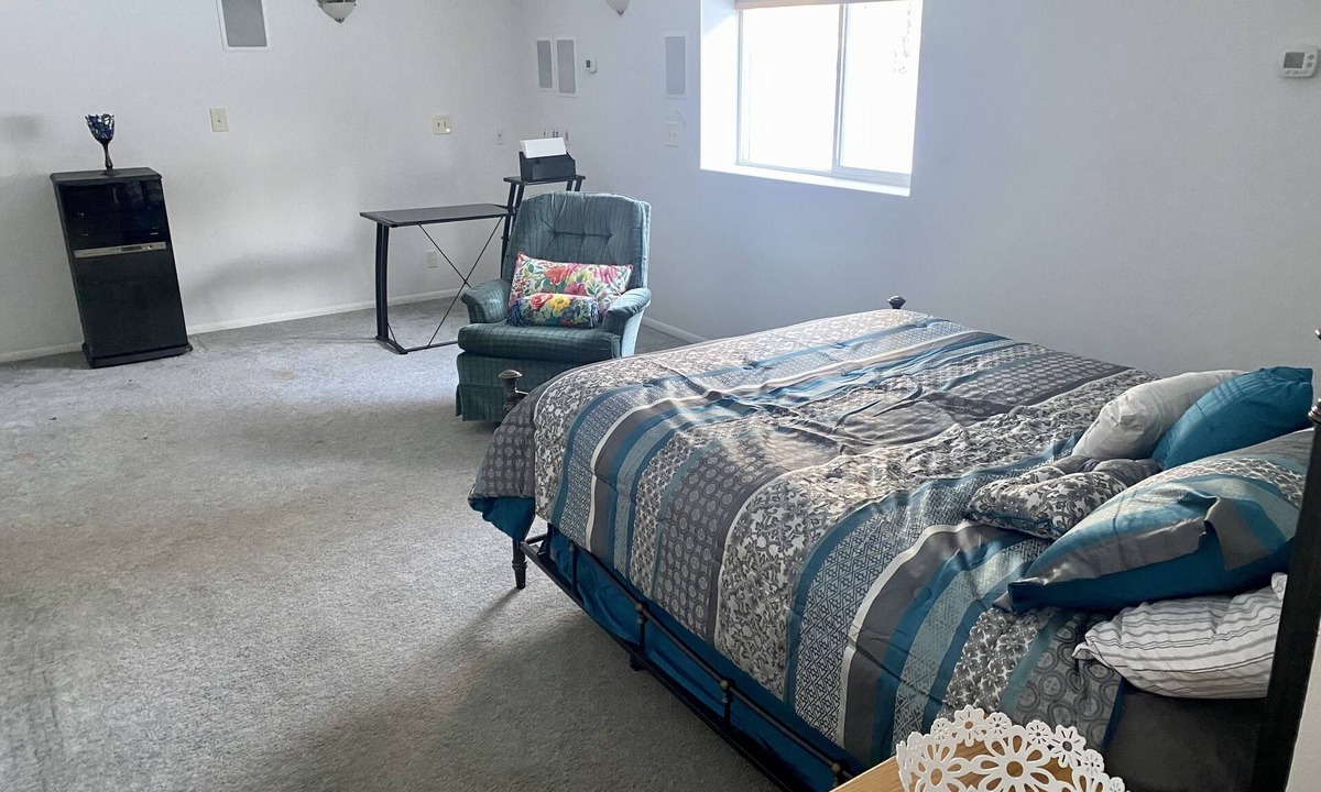 Mid-Hillside Apartment | Cozy, quiet