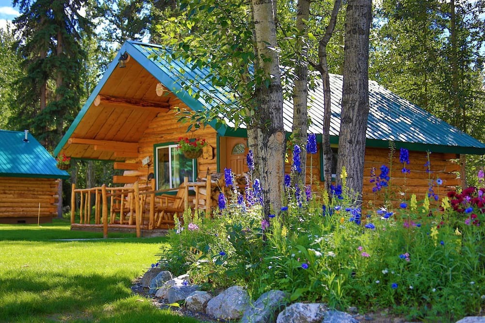 Mentasta Lake Cabin | Cozy Rustic Creekside Cabin with Sauna near Log Cabin Creek, Tol, Alaska