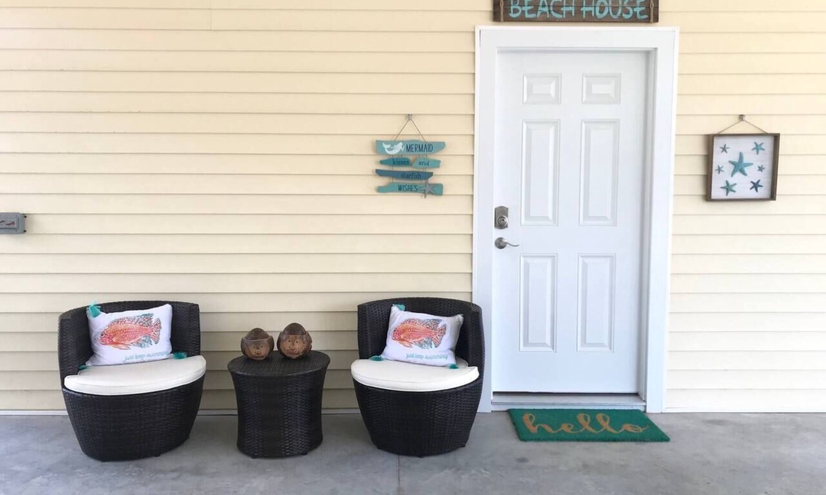 Tranquil Harbour House | Cozy Studio unit with bikes & fire pit, walk to beach!