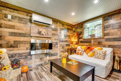 Summerville Apartment | Creek Access, Fire Pit & Grill: Summerville Studio