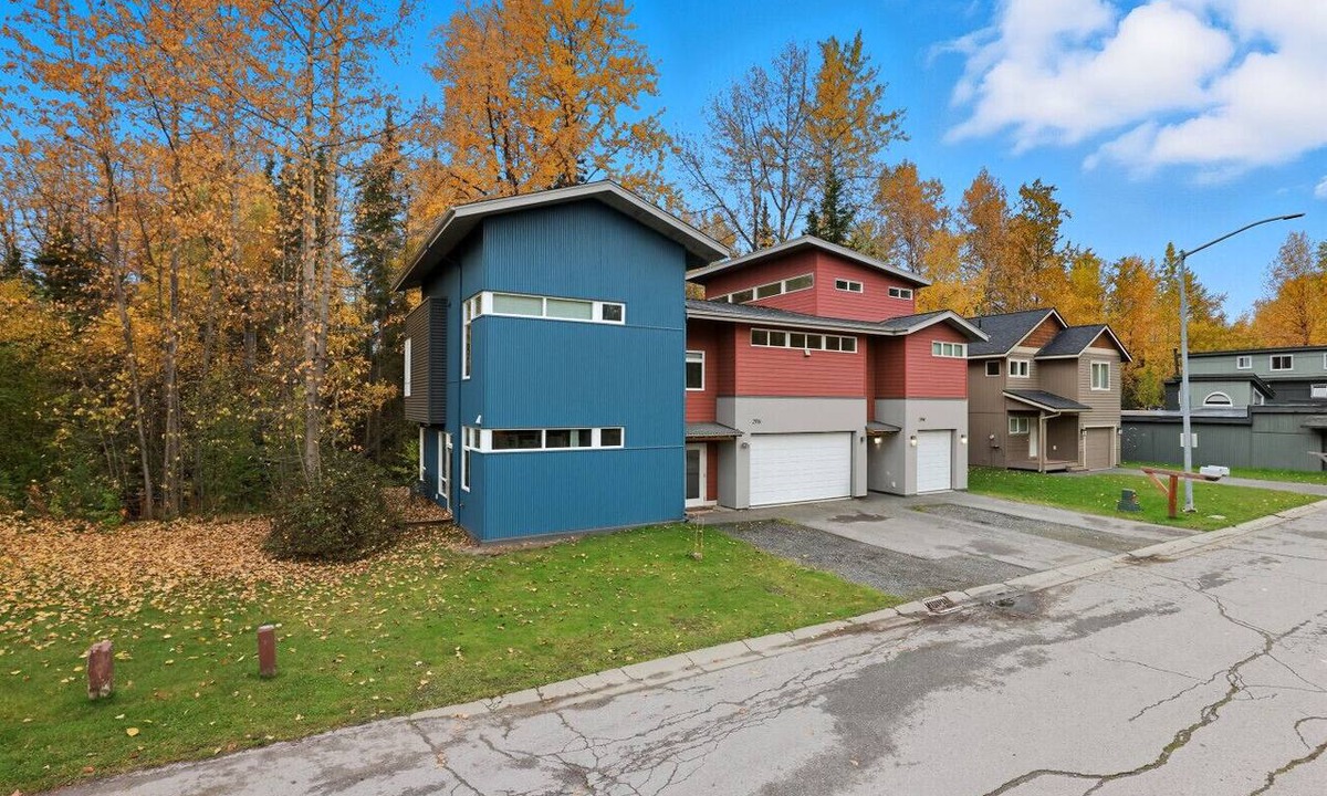 Spenard Apartment | Creekside 3BR Retreat Near Downtown, Airport & Fish Creek
