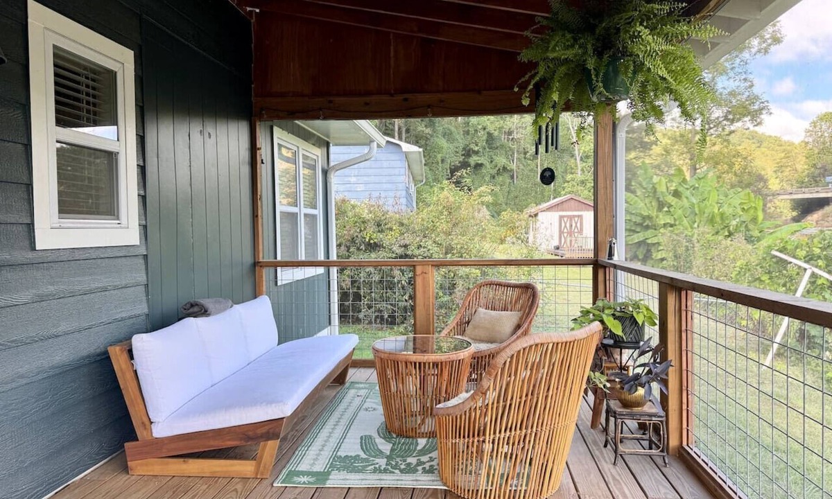 Old Fort House | Creekside Base for Hiking & Biking | Near Downtown