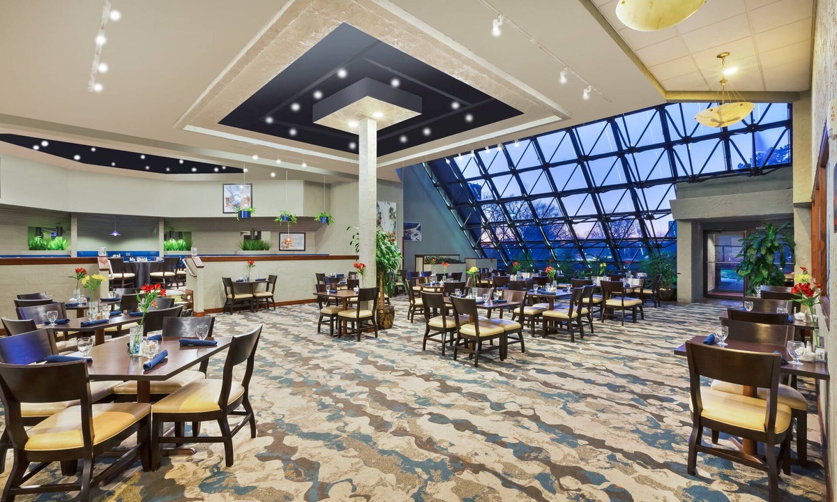 Columbus Hotel | Crowne Plaza Columbus North- Worthington by IHG