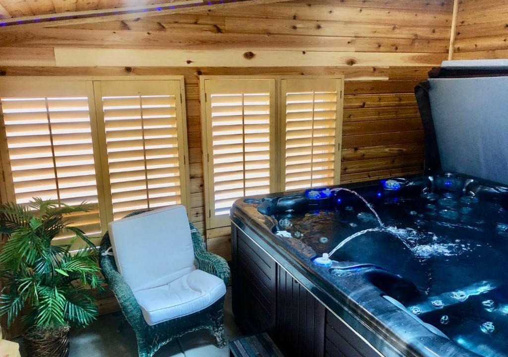Southeast Apartment | Denver Blue Bear Den 3BR 2BA & Spa