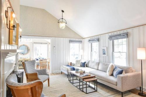Northwest Harwich House | Designed for vacation Easy 0 3 mi walk to Grey Neck Beach