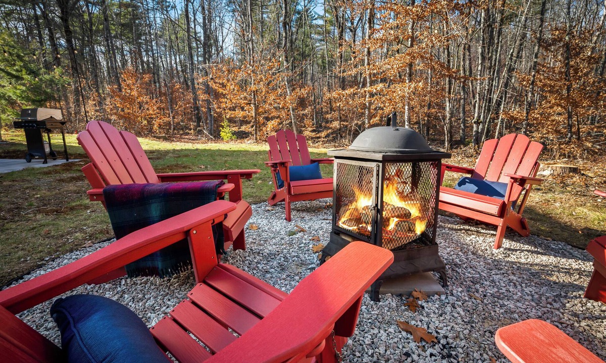 North Conway Cabin | Designer-Renovated North Conway Cabin w/Game Nook & Firepit