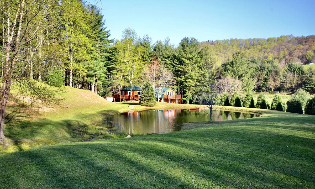 Sparta House | Discounts available for extended stays.