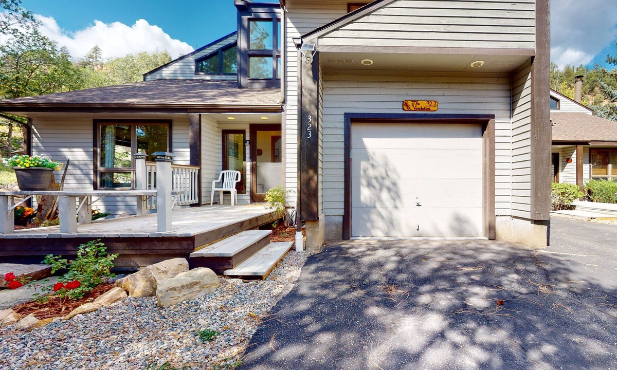 Durango House | Dog-friendly townhome with mountain view, fireplace, patio, grill & W/D