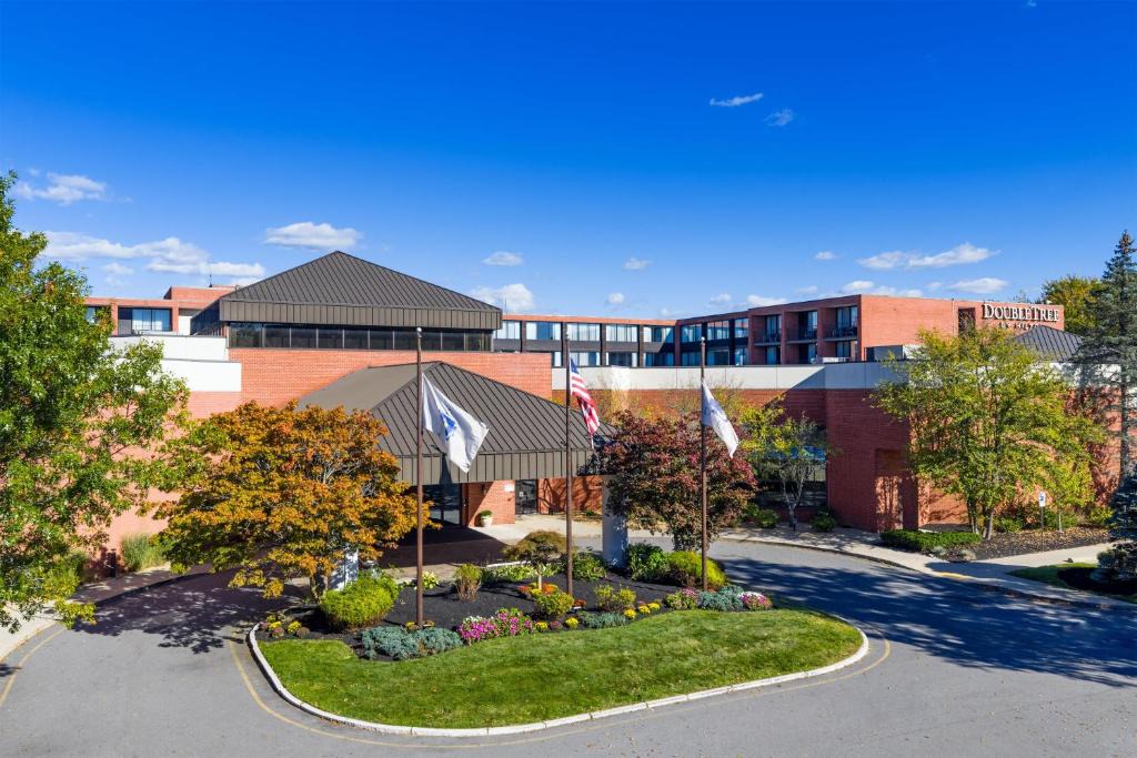 Andover Hotel | DoubleTree by Hilton Boston-Andover