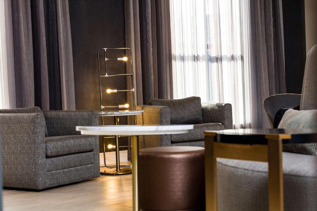 Chelsea Hotel | DoubleTree by Hilton Boston Logan Airport Chelsea