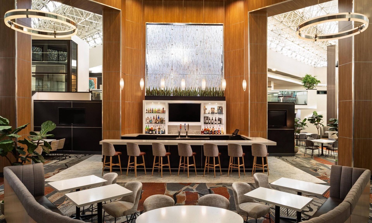Waters Park Hotel | DoubleTree by Hilton Hotel Austin Northwest Arboretum