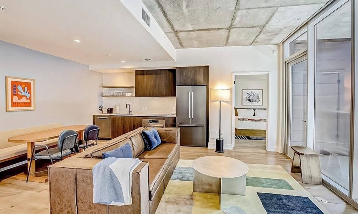 Rainey Street Historic District Condo | Downtown Austin Luxe condo w/private balcony - rooftop pool & gym