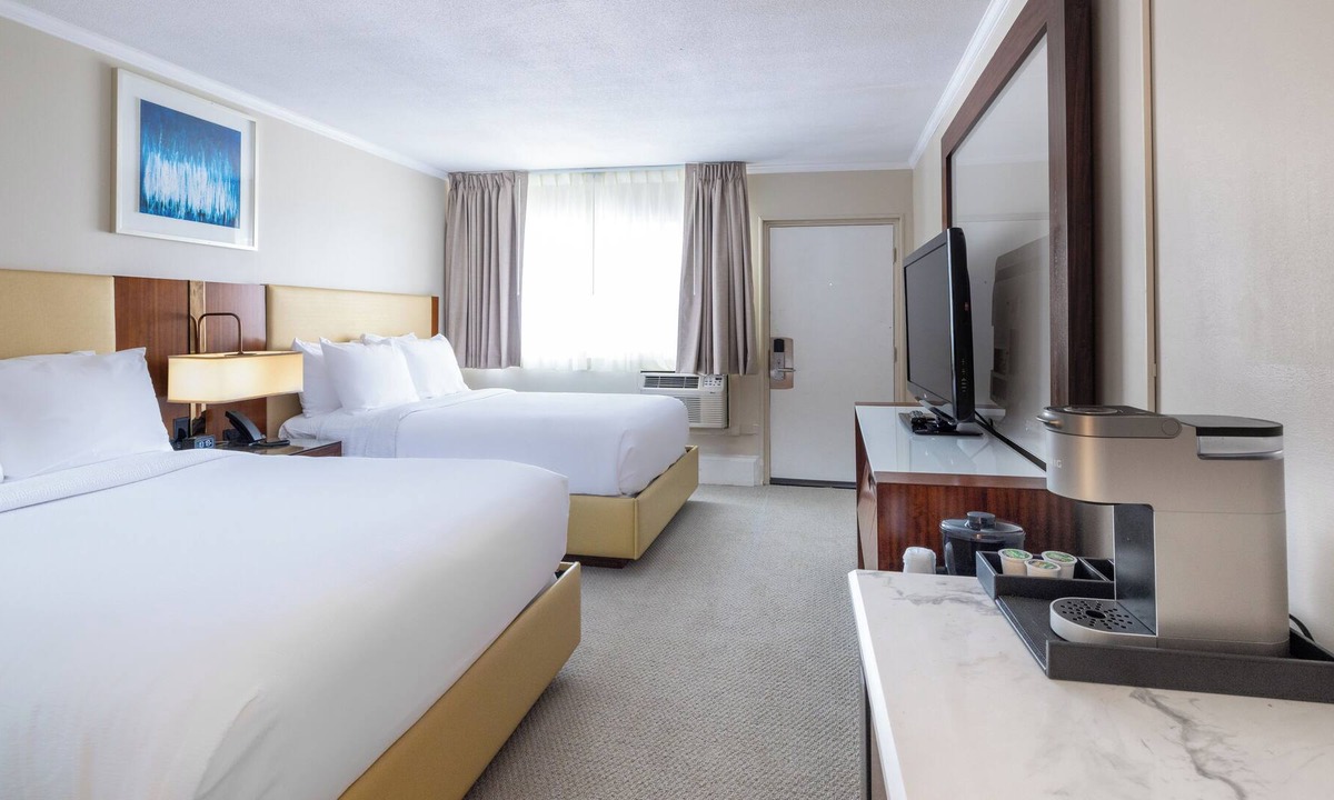 Dover Hotel | Downtown Dover Inn