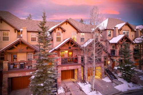 Winter Park House | Downtown WP Villa 206 I Private Hot Tub I Views I Activity Program