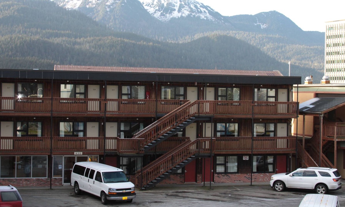 Downtown Juneau Cabin | Driftwood Lodge
