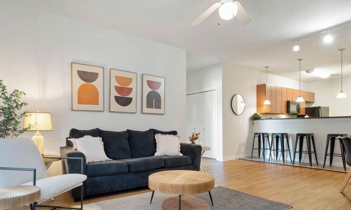 North University Apartment | E 30the #2 xxxxxxxxx