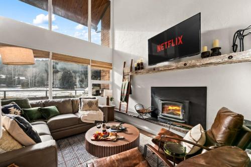 Eagle-Vail House | Eagle-Vail Retreat Golf Course Views Sleeps 13