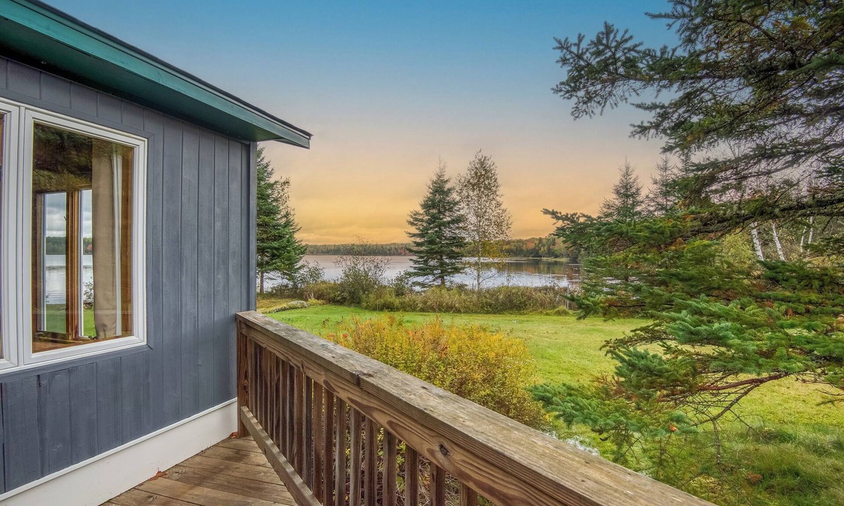 Rangeley Cabin | Eagles Cove with kayaks, paddle boat, fire pit, pet friendly