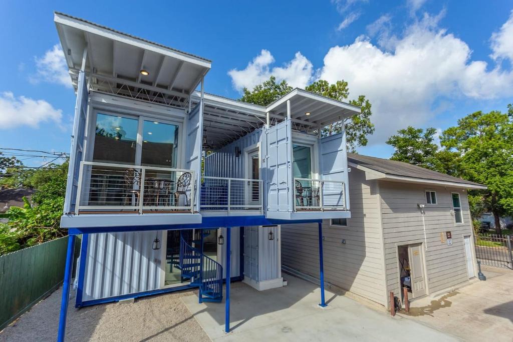 Greater East End Apartment | East Downtown Micro-luxe Container Living Pod #9