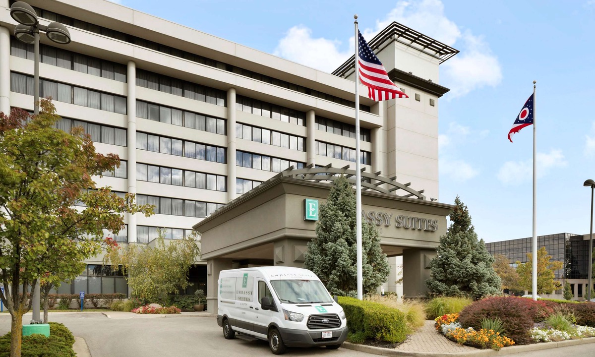 Northern Woods Hotel | Embassy Suites Columbus