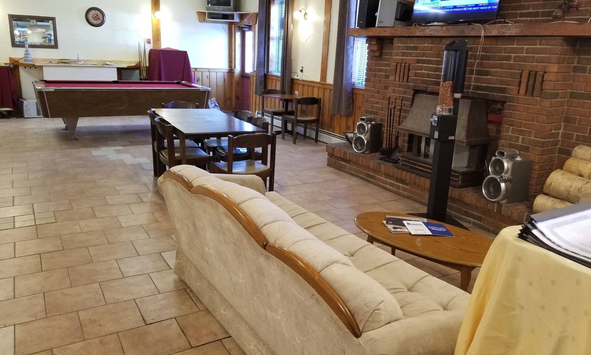 Timiskaming District Hotel | Englehart Inn