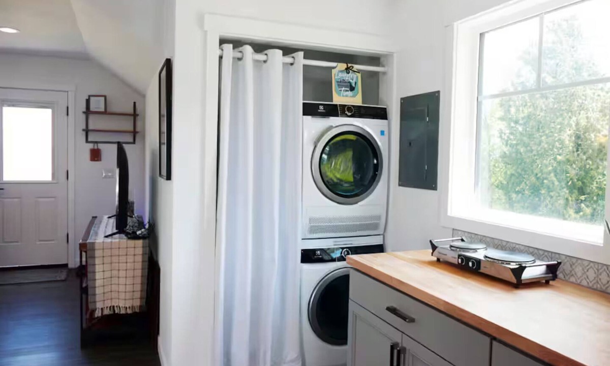 Lummi Island Apartment | Enjoy Summer + Midweek Ferry Pass to Lummi Island