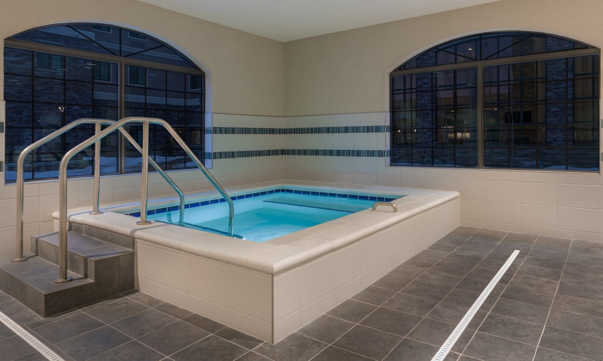 Midtown Anchorage Apartment | Equipped Suite in a Central Location | Free Daily Breakfast + Heated Indoor Pool Access