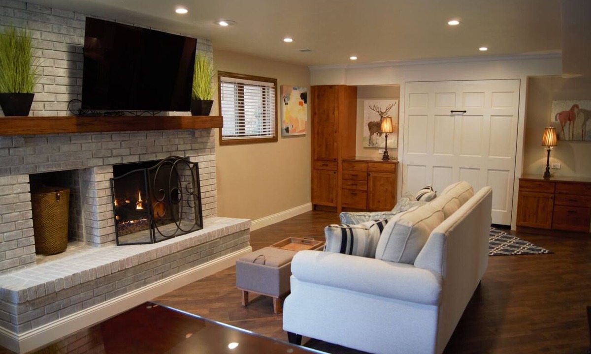 Ken Caryl Ranch Plains House | Executive Fully Furnished 1000+ sf 1 Bedroom Garden Level Guest Unit