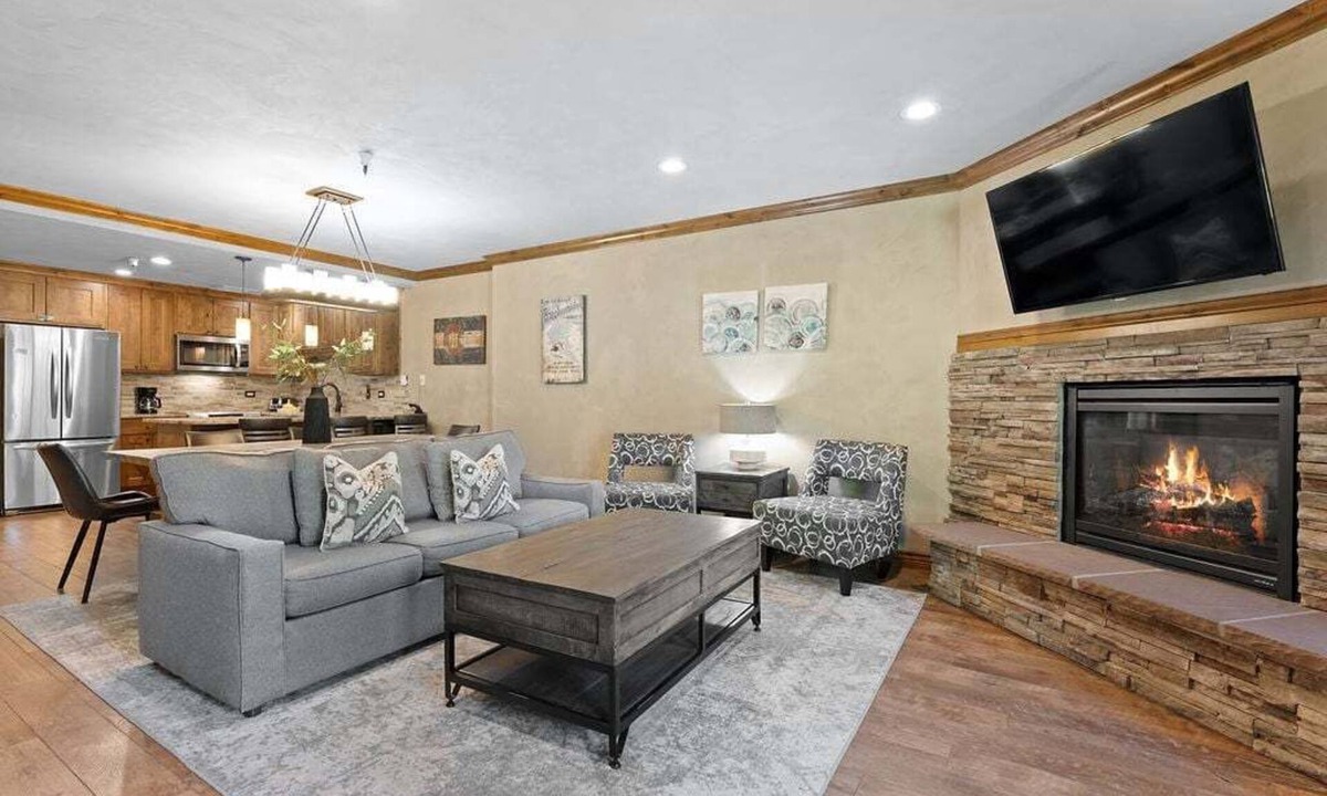 Peak 9 Condo | Experience the Village at Breckenridge Chateaux 1023: Resort Amenities!