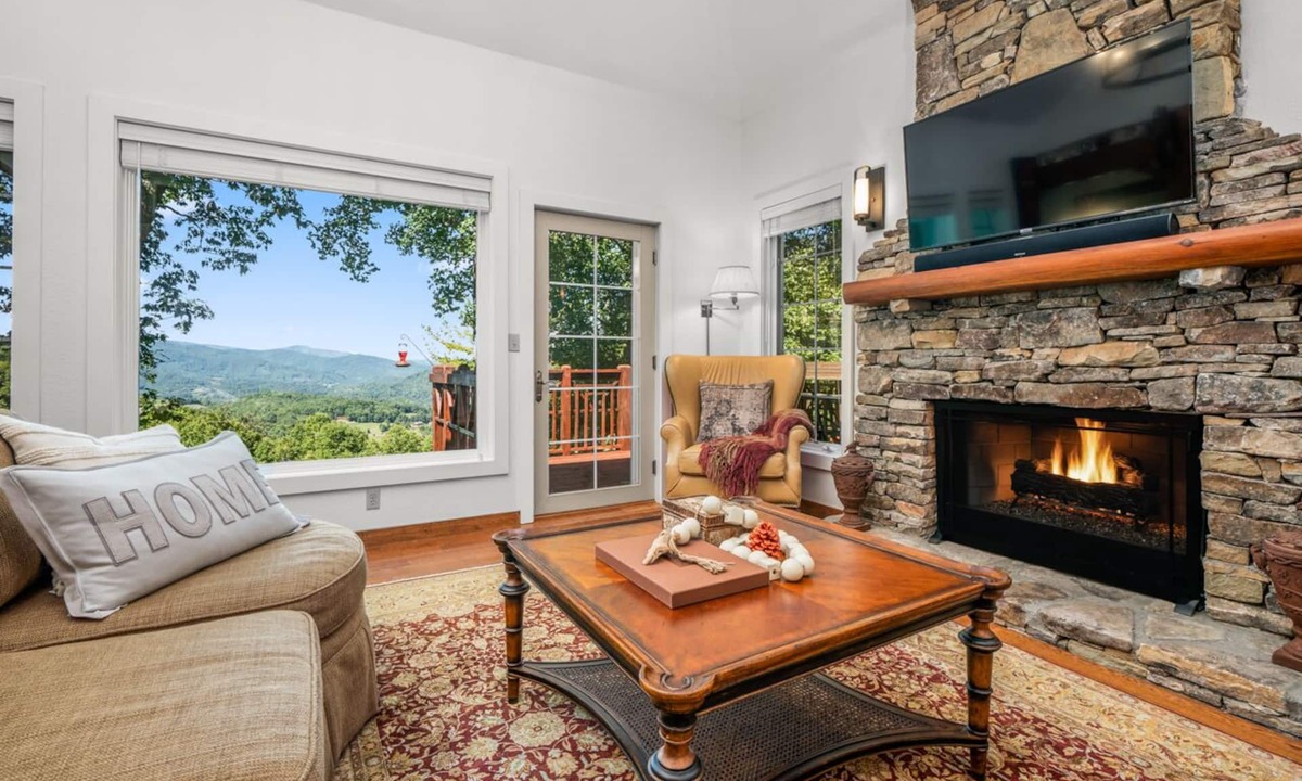 Mountain Air Condo | Exquisite views from this Mountain Air home near Asheville, Mt. Mitchell & more.