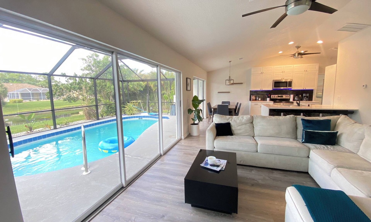Long Meadow House | Fabulous 3 BR/3 BA canal house with heated pool in Rotonda West