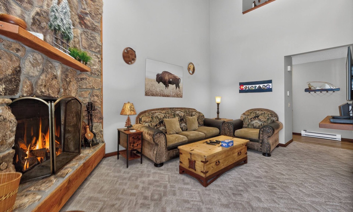 Silvercreek House | Family and pet friendly 3 bedroom rental with great views