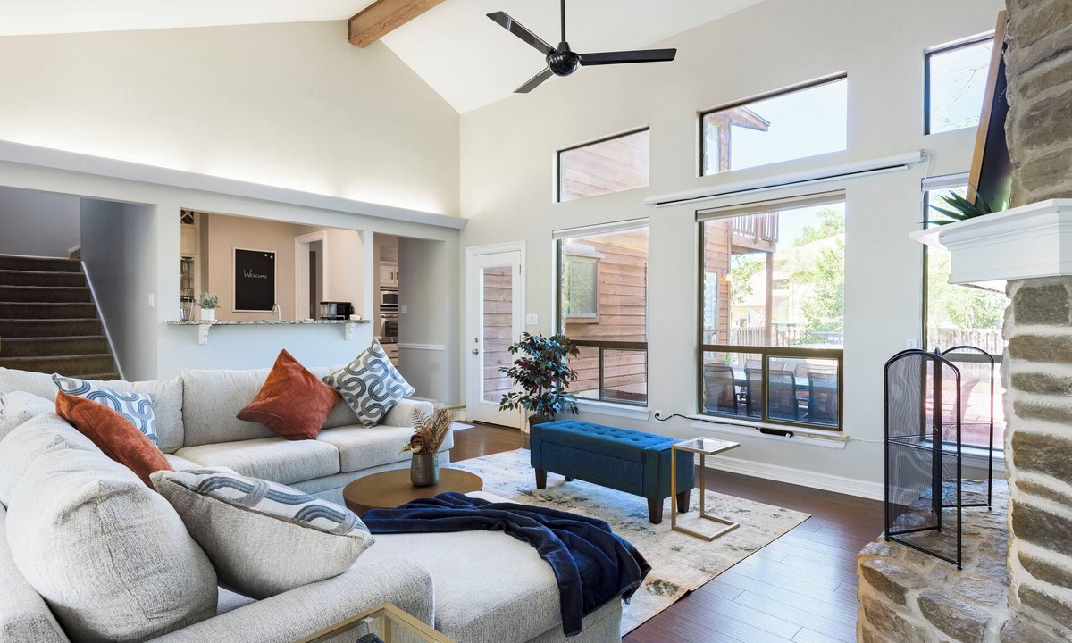 Lakeway House | Family-Friendly Lakeway Home | Walk to City Park