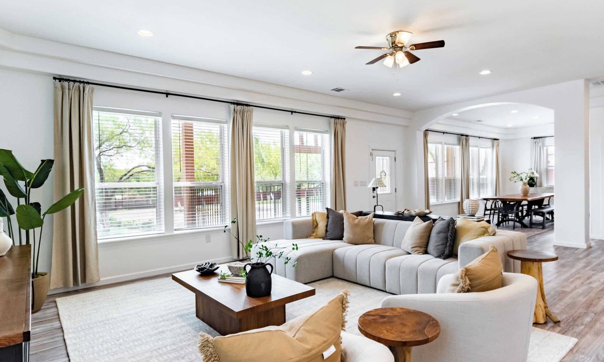 Del Valle House | Family-Ready 4BR with Yard & Kids, Playground