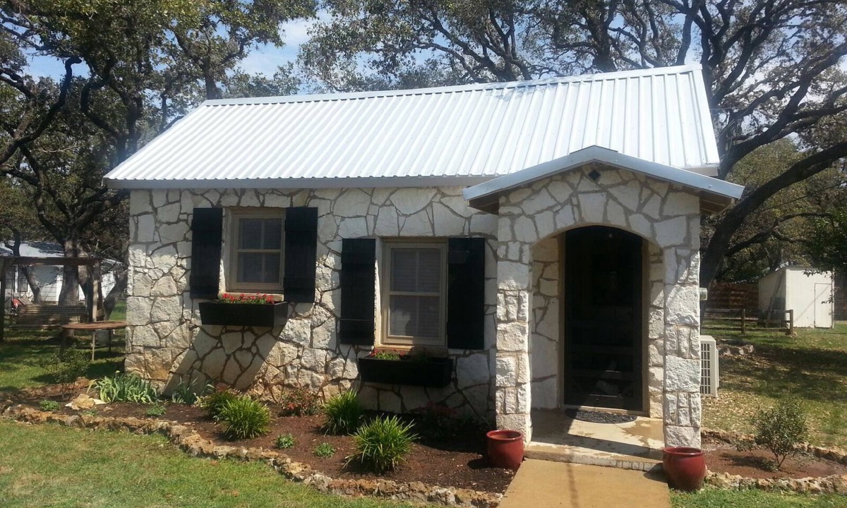 Johnson City Cottage | Feel At Home In A Cozy Yet Modern Cottage Located Off The Texas Hwy 90 Winetrail