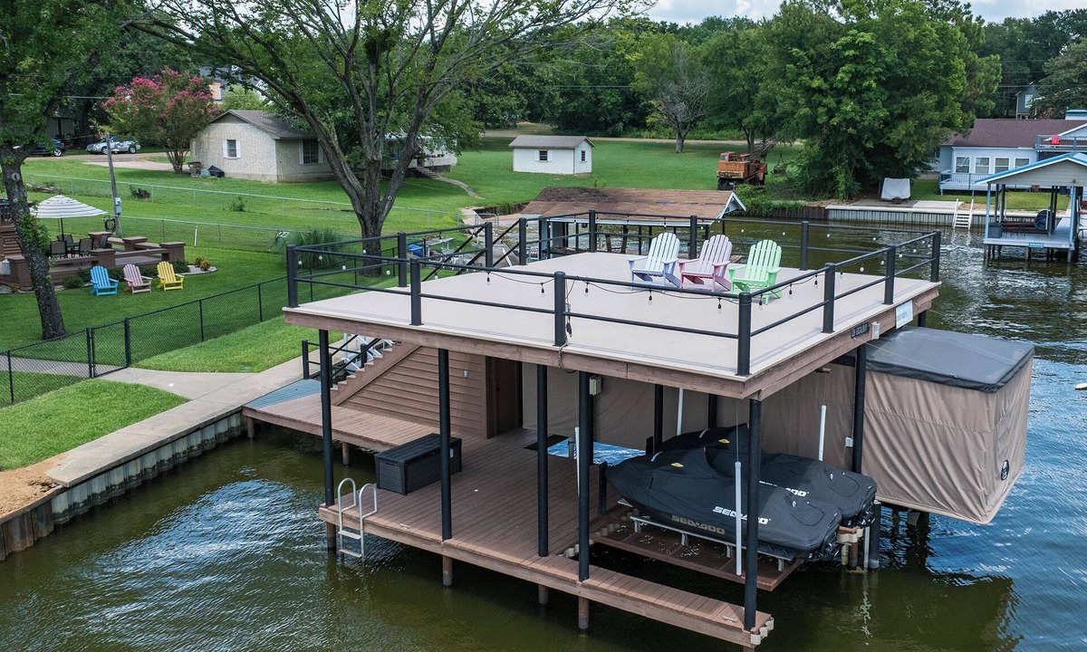 Leisure Land House | Fire Pit, Lake Views, Blackstone + Private Dock