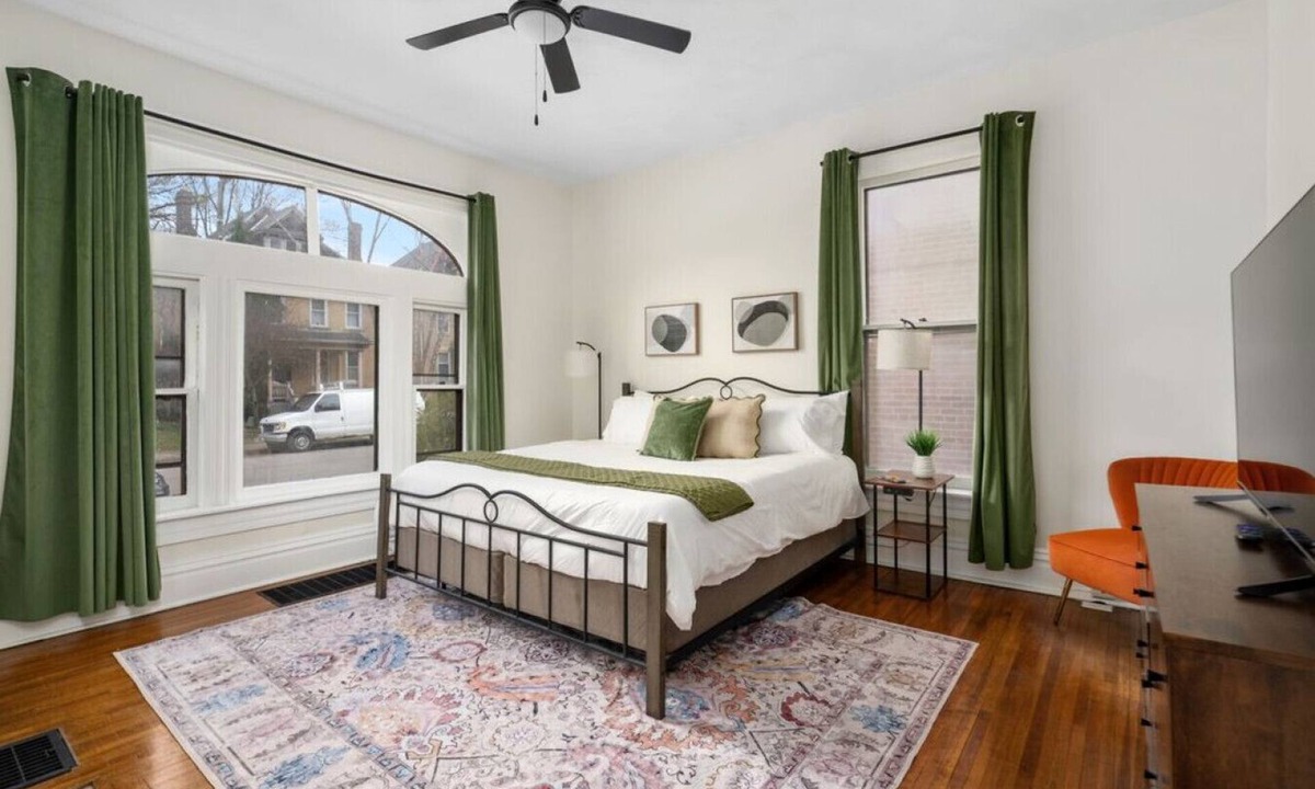 Victorian Village Apartment | First Floor Apt | Newly Remodeled | Steps from OSU