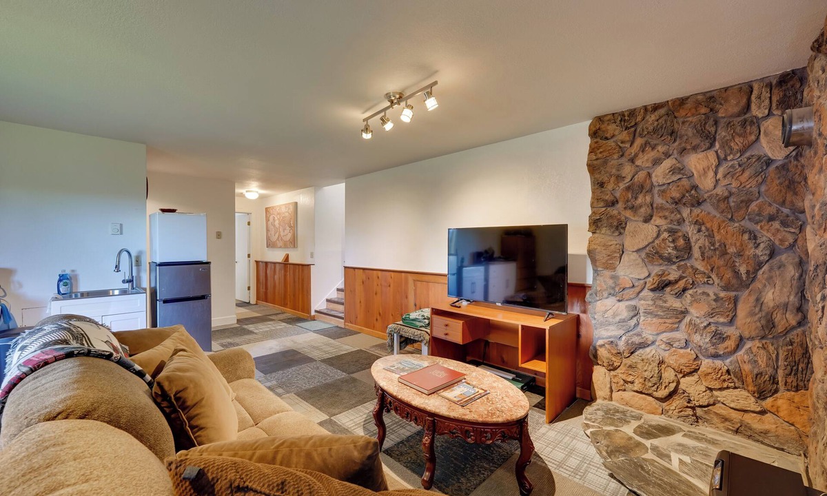 Homer Apartment | Fish & Hike! Home Base for Kachemak Bay Adventures