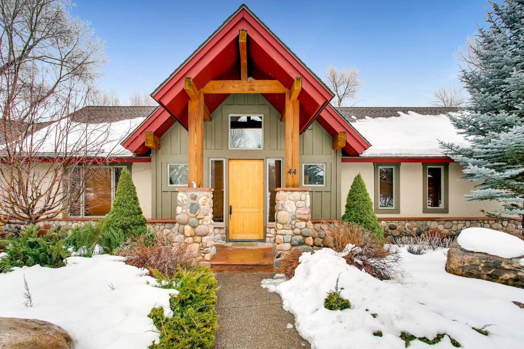 Eagle House | Fisherman’s Paradise on Eagle River