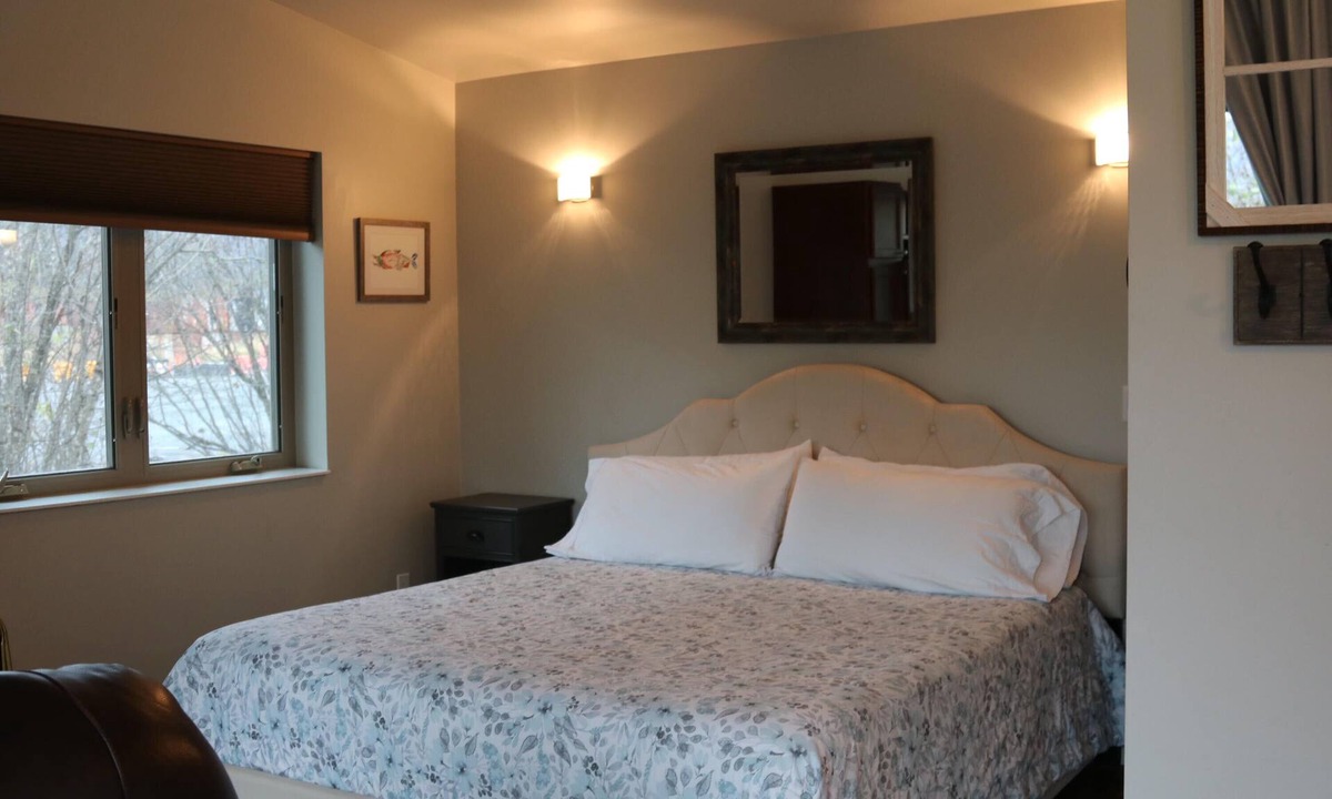 Seward Ski Chalet | Forget-Me-Not Chalet at Spruce Lodge