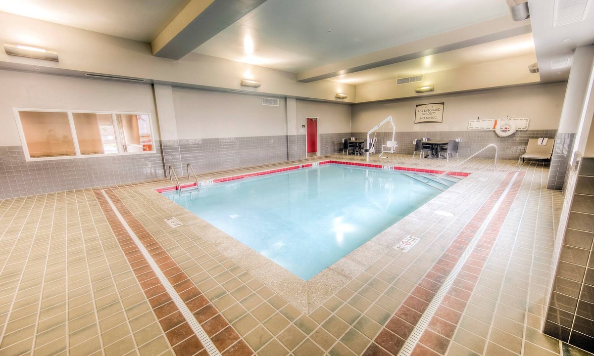 Columbus Apartment | Free Breakfast! Suite Only 1 Mile from OSU! Indoor Pool!
